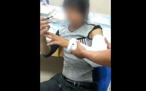 吃瓜被拐棍打视频,一场意外引发的冲突瞬间